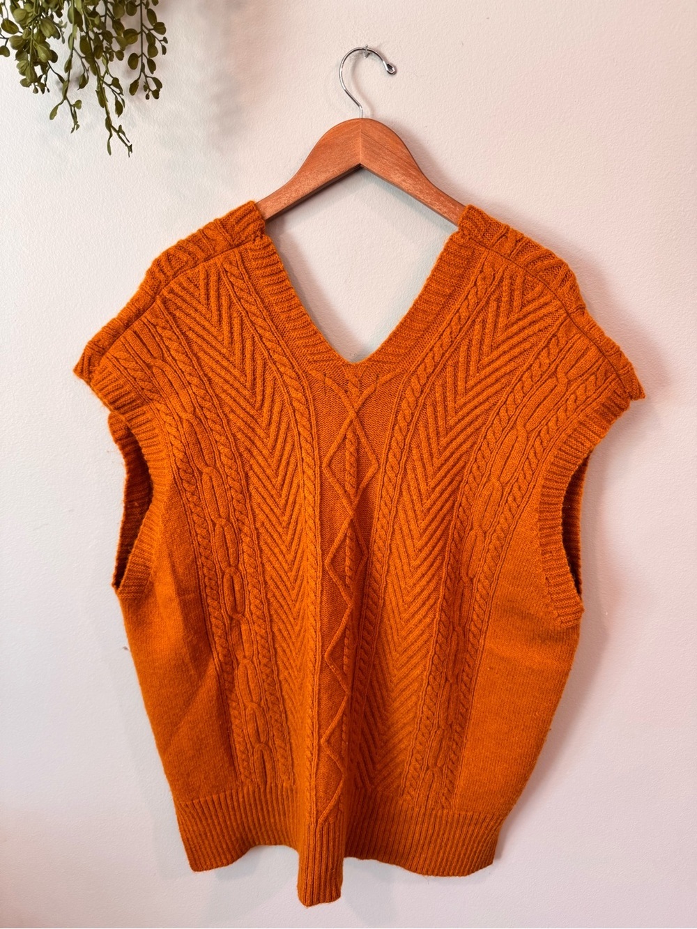 Anthropologie Cable Knit Oversized V-Neck Sweater Vest - Pumpkin Orange One Size - Picture 4 of 7